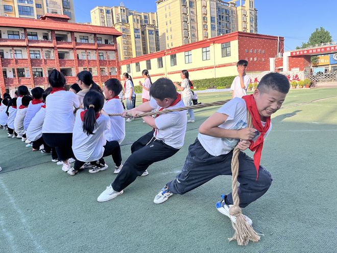 中小学每天体育活动不低于2小时