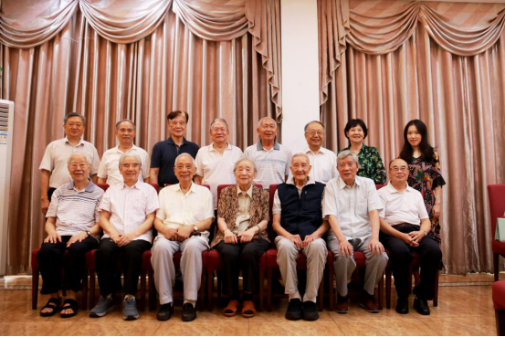 中山大学教授夏书章逝世