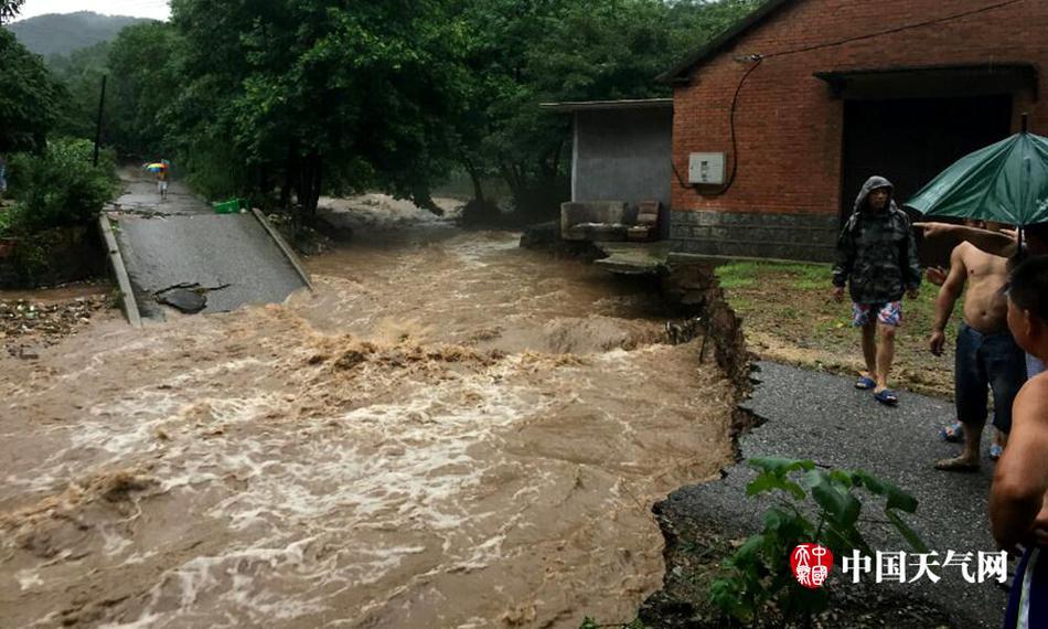 河北多地遭暴雨袭击