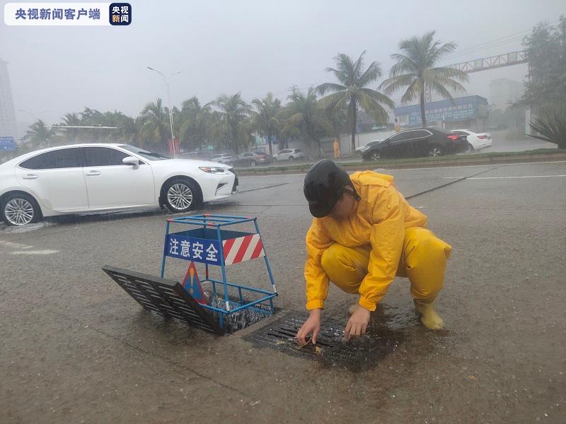 海口气象局封门迎战台风