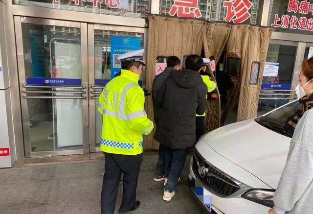 警车车门被人卸掉？日照交警回应