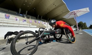 三位轮椅竞速女将闪耀巴黎残奥会