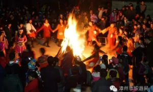 医院回应办篝火晚会被指祭祀