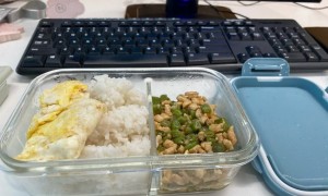 女子被要求每天给领导带饭但不给钱