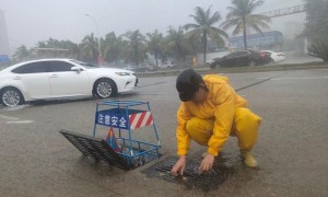 海口气象局封门迎战台风