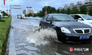 葫芦岛道路积水最深已超2米