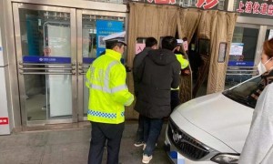 警车车门被人卸掉？日照交警回应